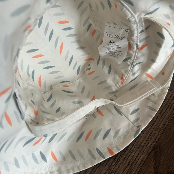 FlapJacks Baby Size 6-12 month Reversible Bucket Hat - Picture 2 of 3